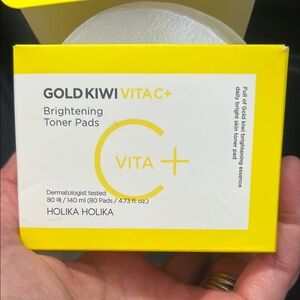 Holika Holika Gold Kiwi Vita C+ Brightening Toner Pads -